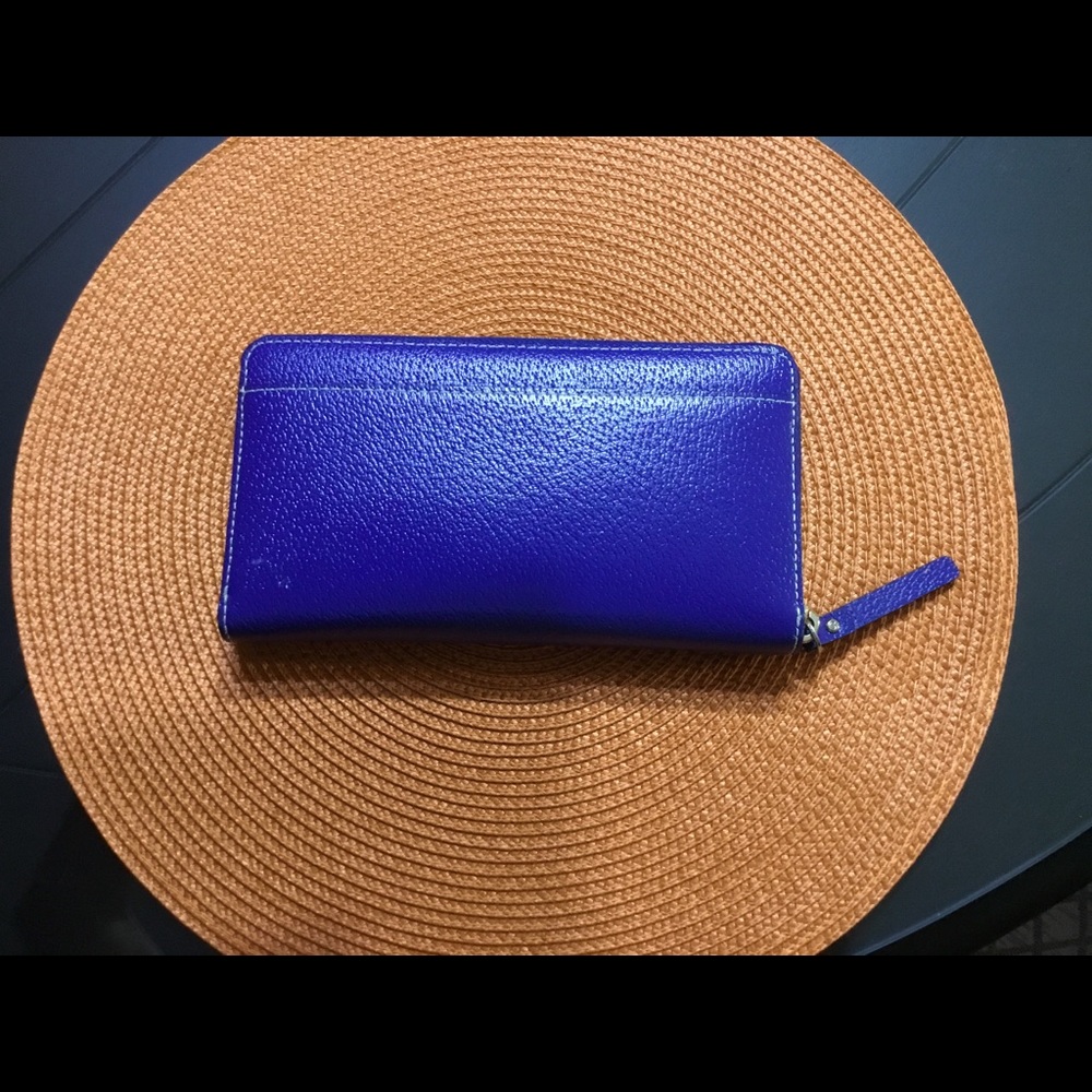 Kate Spade royal blue pebbled wallet - Picture 2 of 3